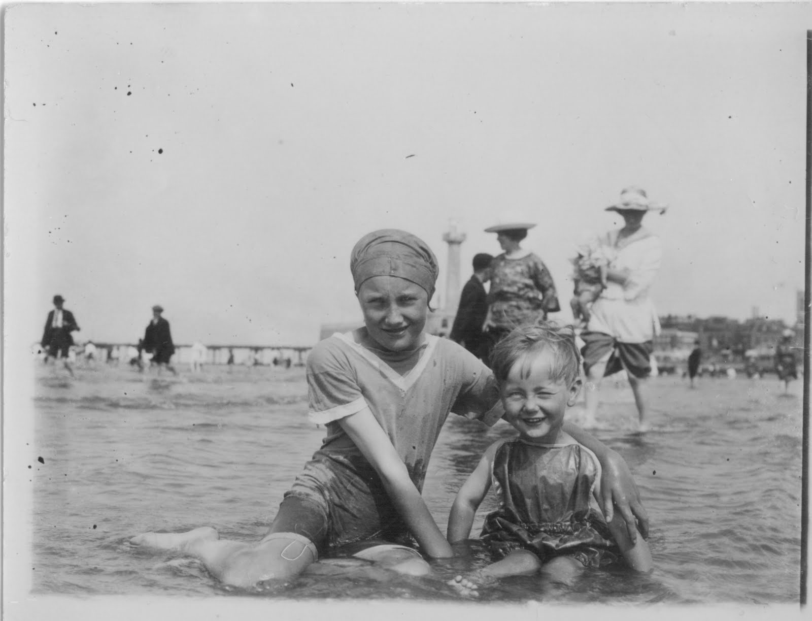Ivy & Wilf Merrifield @ Margate